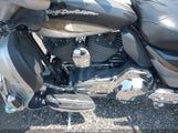 HARLEY-DAVIDSON FLHTCUSE CVO ULTRA CLS ELECTRA GLD 1HD1PR816DB****** снимка