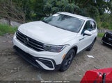 VOLKSWAGEN TIGUAN 2.0T SE 3VV3B7AX4RM****** photo