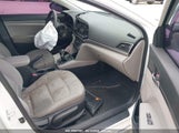 HYUNDAI ELANTRA SE 5NPD74LFXHH208227 снимка