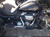 HARLEY-DAVIDSON FLHTCUTG TRI GLIDE ULTRA 1HD1MAD11HB****** снимка