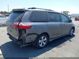 Toyota Sienna Le 8 Passenger 5TDKZ3DCXJS930992 снимка