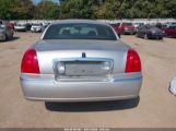 LINCOLN TOWN CAR SIGNATURE LIMITED photo