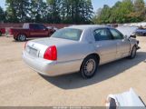 LINCOLN TOWN CAR SIGNATURE LIMITED photo