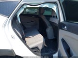 HYUNDAI TUCSON SE KM8J23A46KU****** снимка