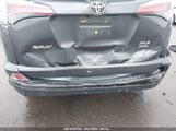 TOYOTA RAV4 XLE JTMRFREV0JJ239557 снимка