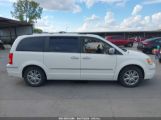 CHRYSLER TOWN & COUNTRY NEW LIMITED photo