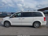 CHRYSLER TOWN & COUNTRY NEW LIMITED photo