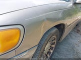 LINCOLN TOWN CAR SIGNATURE 1LNHM82W3YY****** снимка