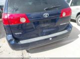 TOYOTA SIENNA LE photo