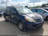 TOYOTA SIENNA LE photo