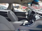 TOYOTA CAMRY SE photo