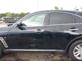 INFINITI QX70 photo