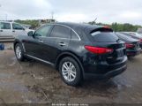 INFINITI QX70 photo