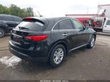 INFINITI QX70 photo