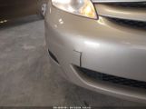 TOYOTA SIENNA LE photo