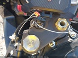 SUZUKI GSX-R750 JS1GR7MA2J2101086 снимка