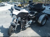 HARLEY-DAVIDSON FLHTCUTG 1HD1MAF1XPB****** fotografie