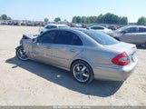 MERCEDES-BENZ E 550 WDBUF72X89B****** снимка