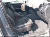 VOLVO XC40 T4 R-DESIGN YV4AC2HM3M2****** снимка