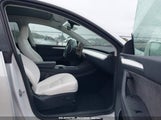 TESLA MODEL Y AWD/LONG RANGE DUAL MOTOR ALL-WHEEL DRIVE 7SAYGDEE5PF712612 fotografie