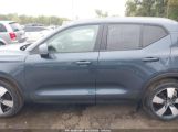 VOLVO XC40 T5 MOMENTUM снимка