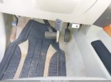 INFINITI QX56 photo