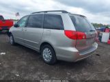 TOYOTA SIENNA LE photo