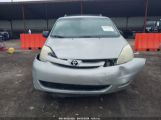 TOYOTA SIENNA LE photo