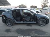 TESLA MODEL Y LONG RANGE DUAL MOTOR ALL-WHEEL DRIVE photo