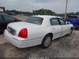 LINCOLN TOWN CAR SIGNATURE снимка