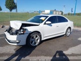 VOLKSWAGEN PASSAT 2.0L TDI SE 1VWBV7A3XFC****** снимка