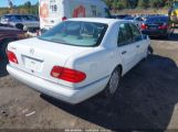 MERCEDES-BENZ E 320 photo