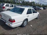 MERCEDES-BENZ E 320 photo