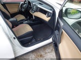 TOYOTA RAV4 XLE JTMWFREV4HJ****** снимка
