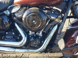 HARLEY-DAVIDSON FLHC HERITAGE CLASSIC 1HD1YAJ18JC****** снимка