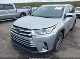 TOYOTA HIGHLANDER XLE 5TDKZRFH8JS****** снимка