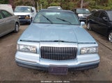 LINCOLN TOWN CAR SIGNATURE 1LNLM82W6VY681836 снимка