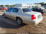 LINCOLN TOWN CAR SIGNATURE LIMITED снимка