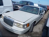 LINCOLN TOWN CAR CARTIER 1LNLM83W7RY****** photo