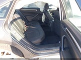 VOLKSWAGEN PASSAT 2.0T SE 1VWBA7A35JC****** снимка