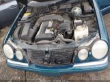 MERCEDES-BENZ E 320 photo