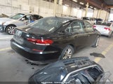 VOLKSWAGEN PASSAT 2.0T S 1VWAA7A30MC****** снимка
