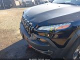 JEEP CHEROKEE TRAILHAWK 4X4 photo