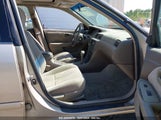 TOYOTA CAMRY LE 4T1BG22K2YU****** снимка