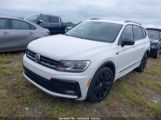 VOLKSWAGEN TIGUAN 2.0T SE/2.0T SE R-LINE BLACK/2.0T SEL снимка