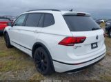 VOLKSWAGEN TIGUAN 2.0T SE/2.0T SE R-LINE BLACK/2.0T SEL снимка