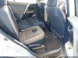 TOYOTA RAV4 XLE JTMWFREV8D5****** fotografie