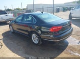 VOLKSWAGEN PASSAT 1.8T SE 1VWBT7A39GC033702 photo