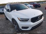 VOLVO XC40 R-DESIGN photo