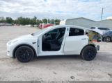 TESLA MODEL Y LONG RANGE DUAL MOTOR ALL-WHEEL DRIVE photo